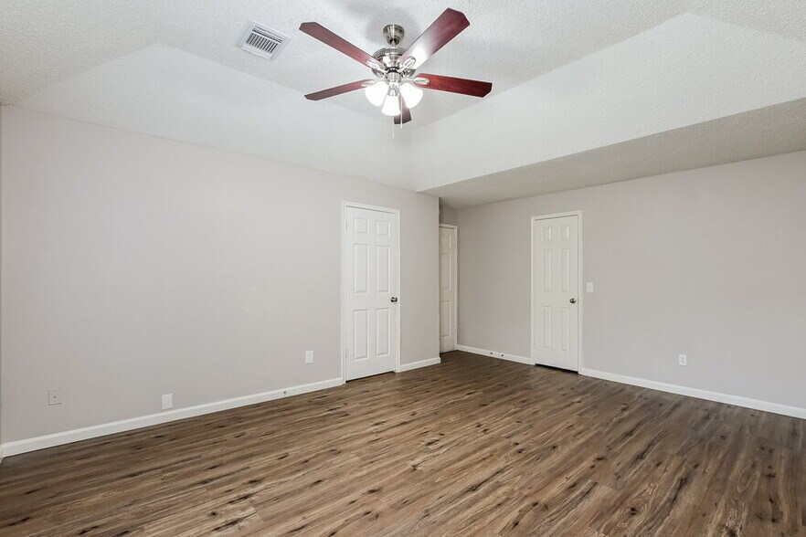 Building Photo - 8930 Stoney Bend Dr