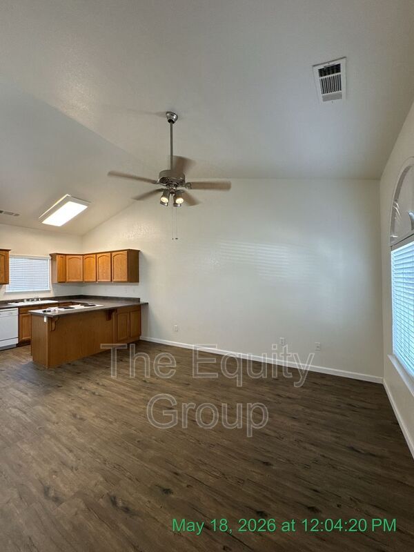 Building Photo - 1323 S Crowe St