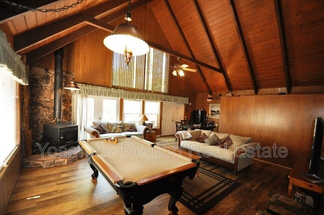 Building Photo - 20415 Pine Mountain Dr
