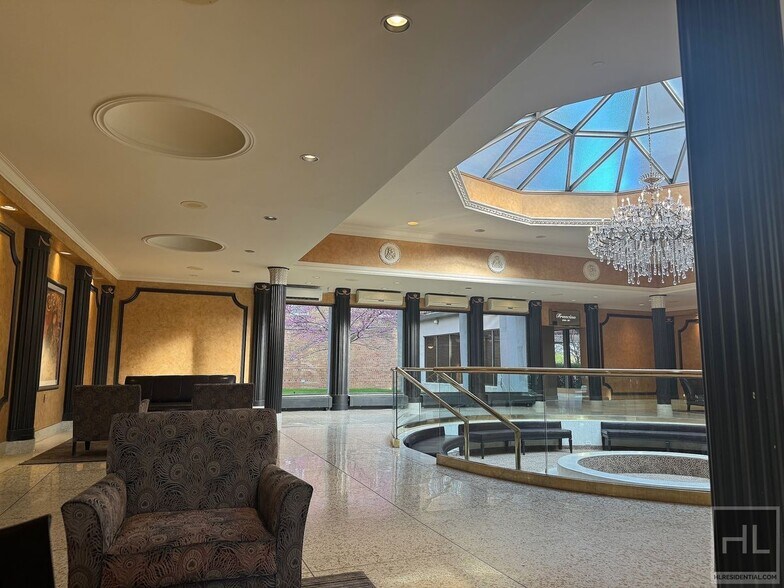 Building Photo - GRAND CENTRAL PARKWAY