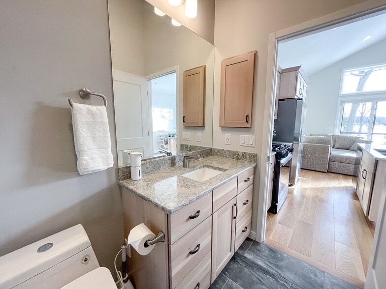 Building Photo - 8073 Outer Dr S