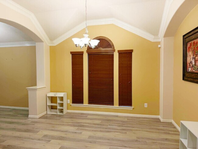 Building Photo - 17507 N Riata Lake