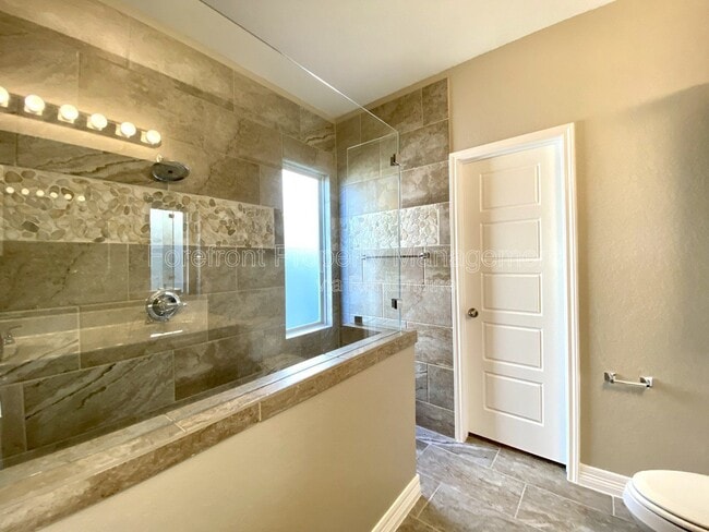 Building Photo - 1206 Ranch Falls