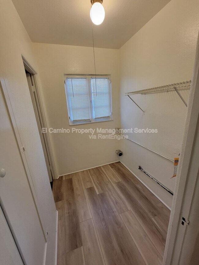 Building Photo - 5756 Pickering Ave