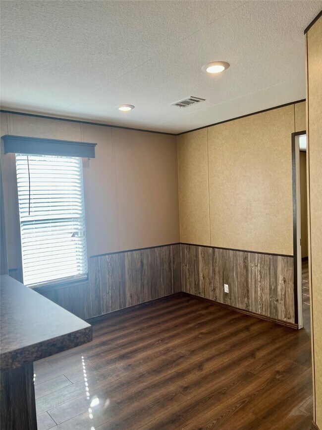 Building Photo - 20677 N Navasota St