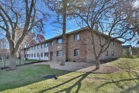 Building Photo - Wonderful 3BR Available at Oakridge Apartments! Only 30 mins from Twin Cities!