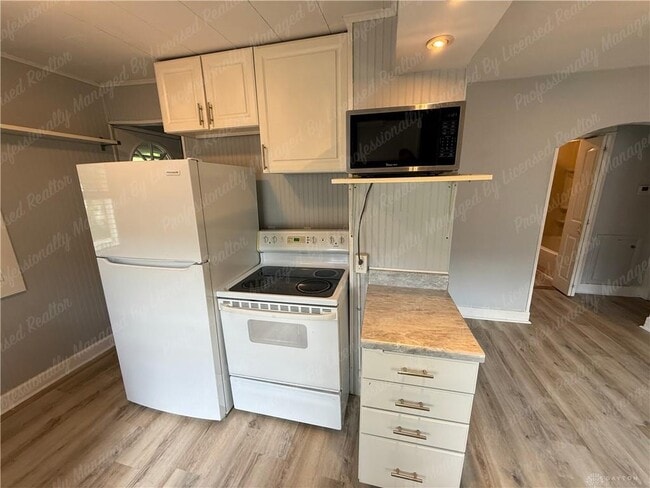 Building Photo - 185 N Northampton Ave