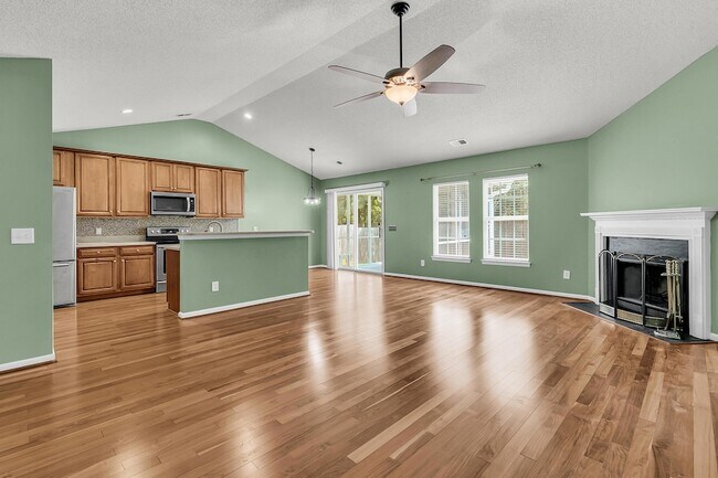 Building Photo - 124 Dovetail Cir