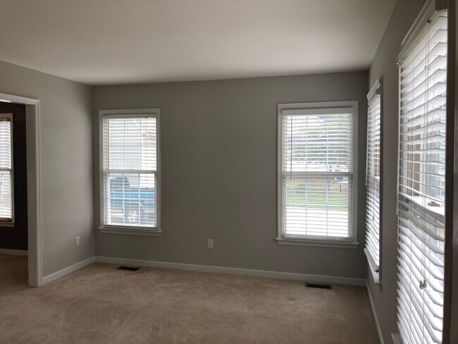Building Photo - 5901 Tuskwillow Dr
