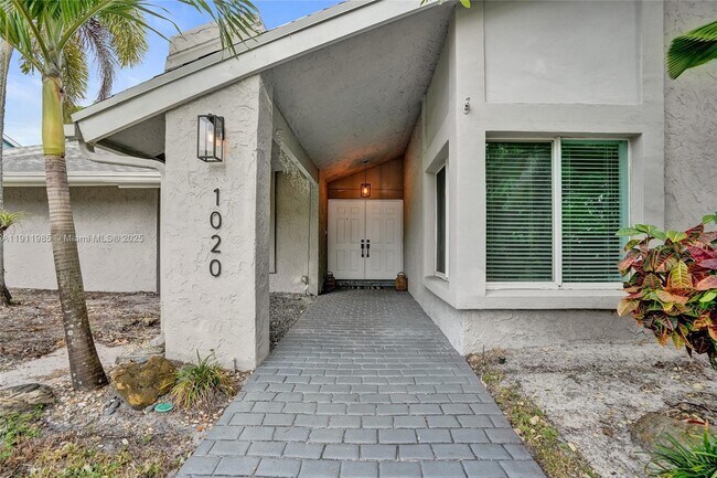 Building Photo - 1020 Bayberry Point Dr