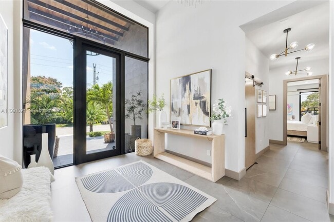 Building Photo - 2215 NE 19th St