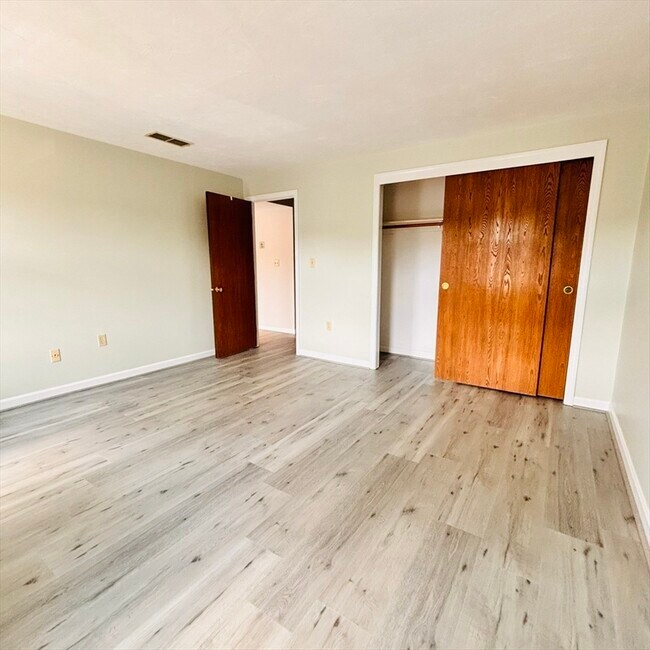 Building Photo - 364 Neponset St