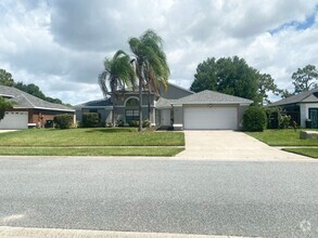 Building Photo - Spacious 3 Bedroom/2 Bath home in a gated ...