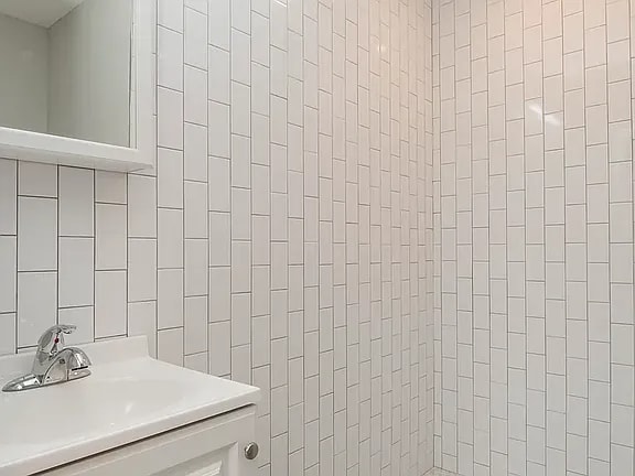 Building Photo - 2008 N Darien St