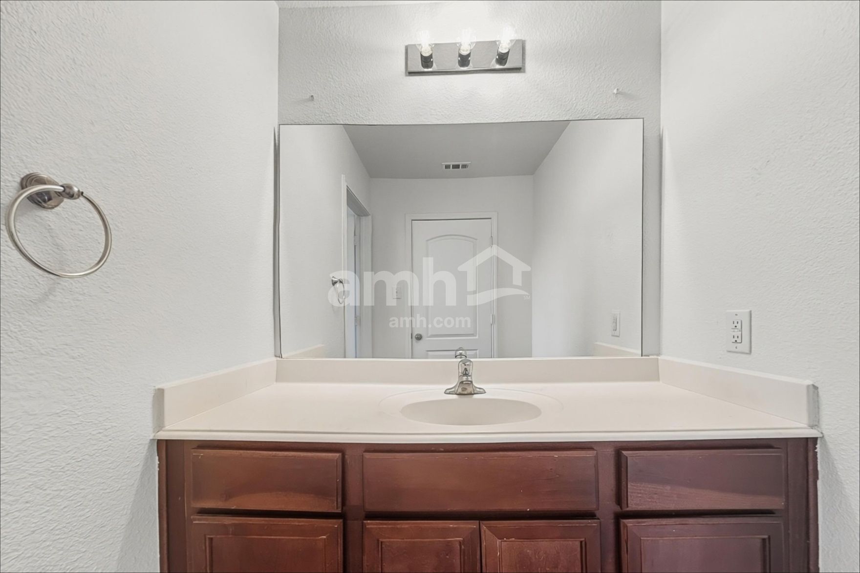 Building Photo - 1211 Arizona Dr