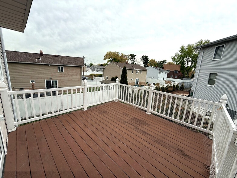 Building Photo - 44 Willow Wood Ct