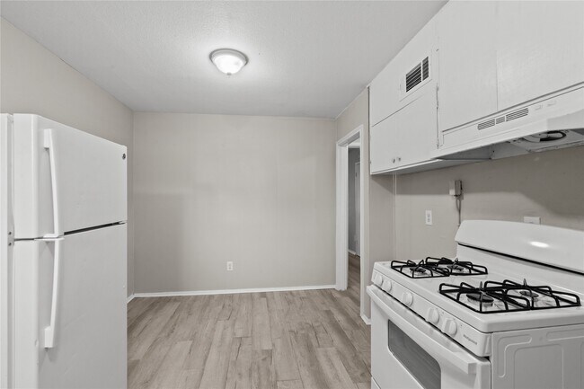 Building Photo - 2729 Main St