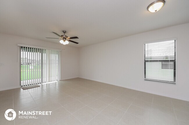 Building Photo - Newly Built in The Ridge @ Swan Lake!