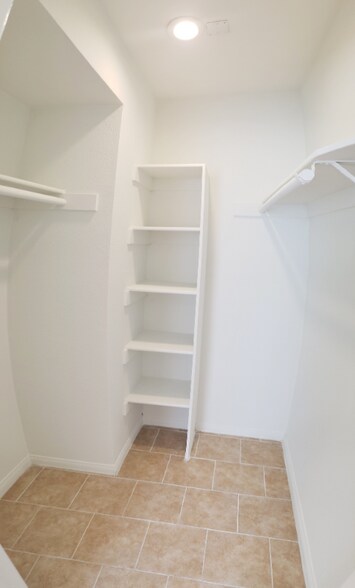 Building Photo - 11020 Hesby St