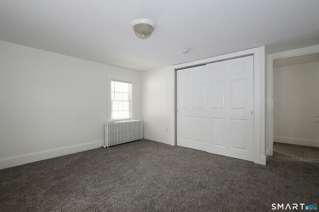 Building Photo - 48 W Branchville Rd