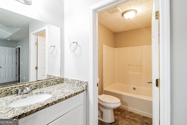 Building Photo - 6165 Leverett Dr