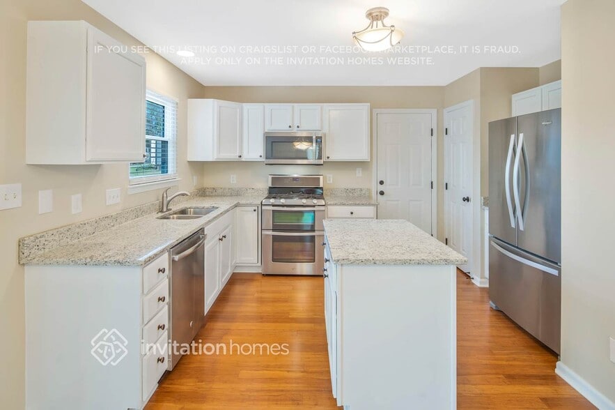 Building Photo - 1845 Jeffrey Bryan Dr