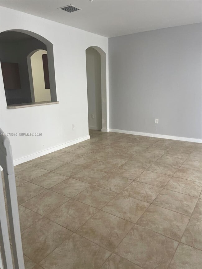 Building Photo - 942 NE 42nd Pl