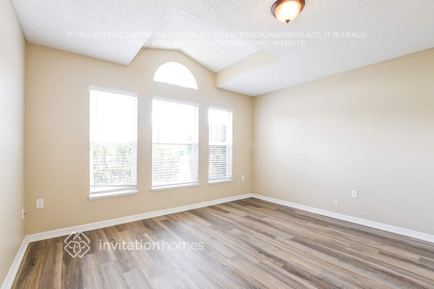 Building Photo - 3277 Bellingham Dr