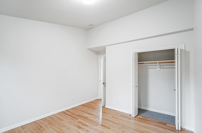 Building Photo - Gorgeous 4 Bed, 2.5 Bath House!