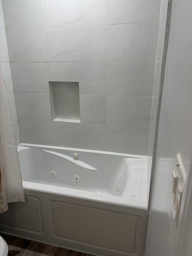 Building Photo - 14260 McCormick St