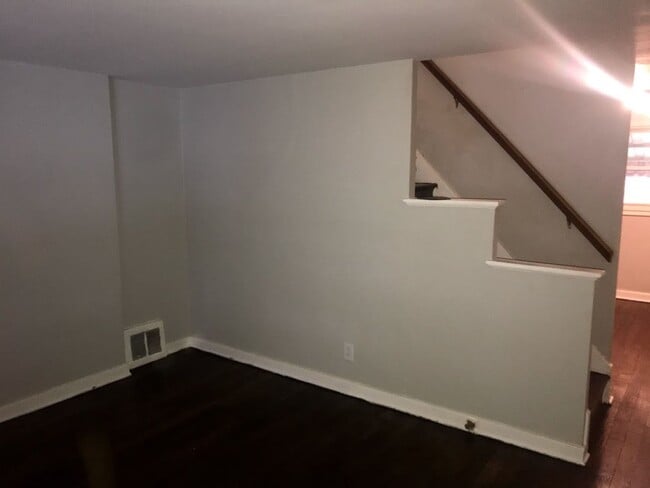 Building Photo - 28 Greenough Ave