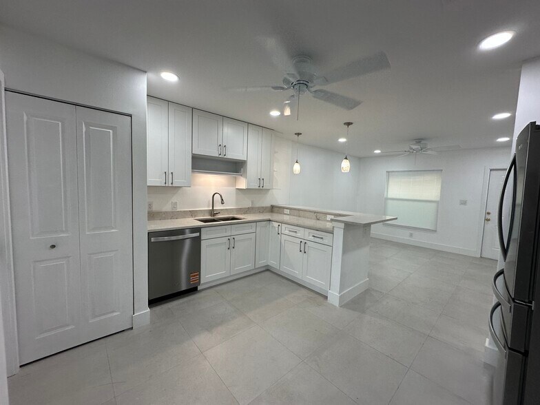 Building Photo - 2112 Garfield St