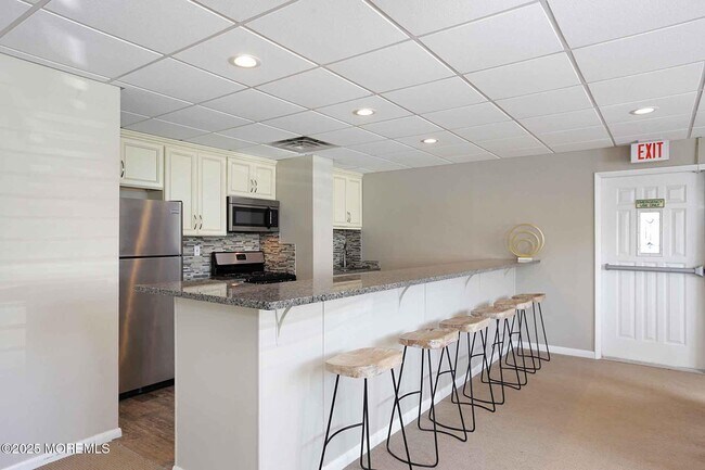 Building Photo - 675 Ocean Ave N