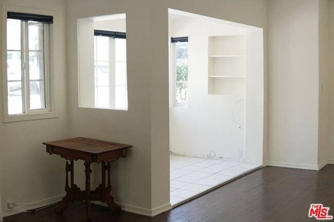 Building Photo - 1016 Palm Ave