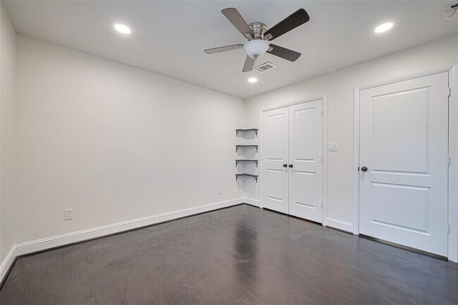 Building Photo - 2402 Chimney Rock Rd