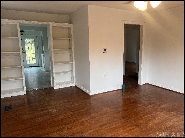 Building Photo - 5919 Woodlawn Dr