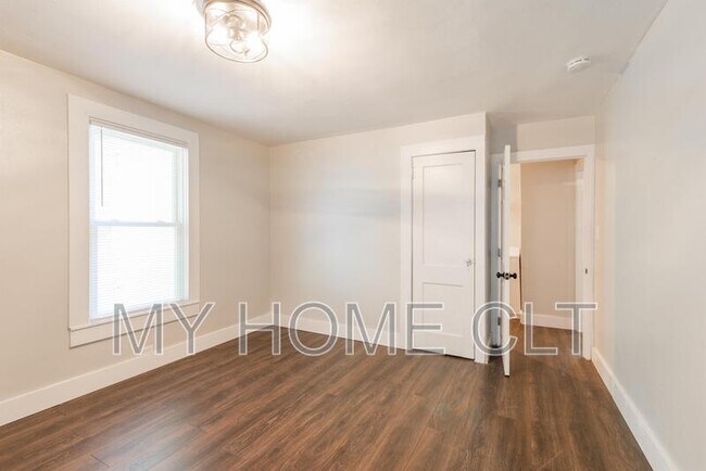 Building Photo - 1108 W Walnut Ave