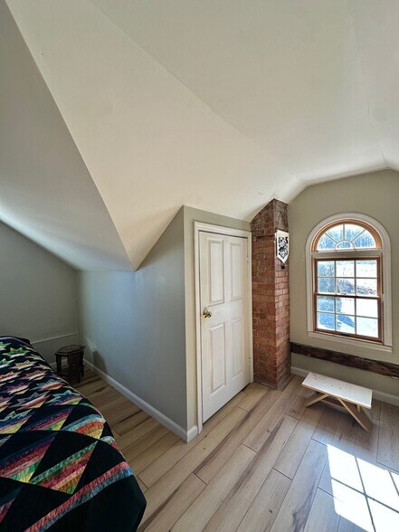 Building Photo - 68 Broadway