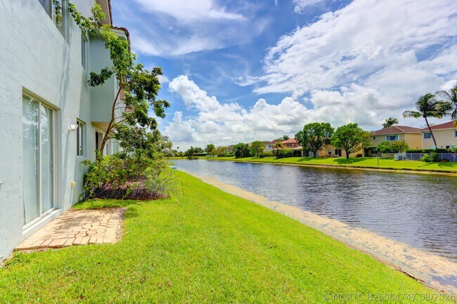 Building Photo - 3061 Laurel Ridge Cir