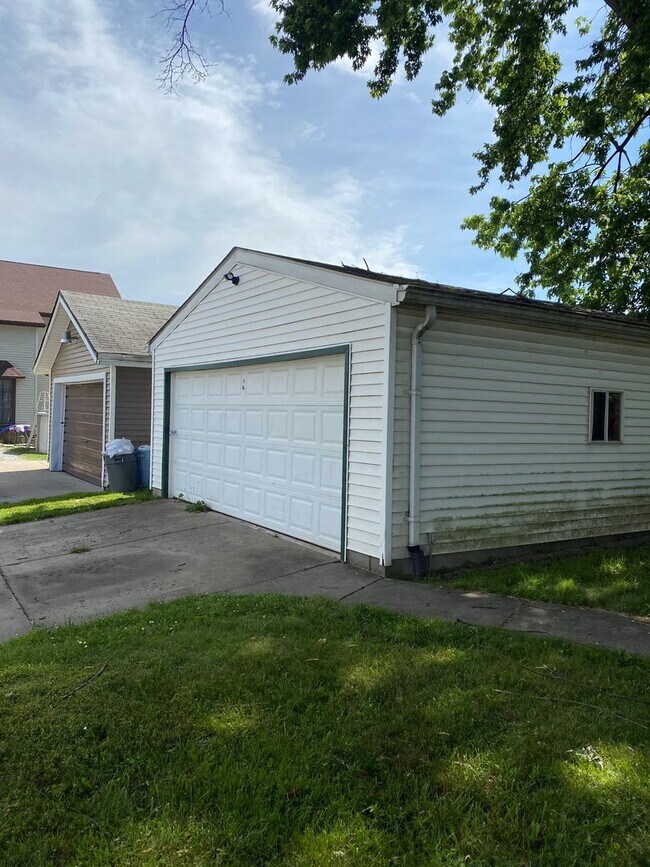 Building Photo - 89 Crumlin Ave