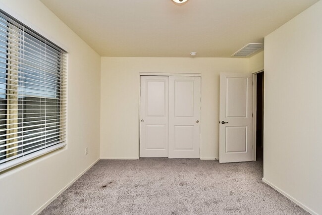 Building Photo - 7000 W Inkwood Ln