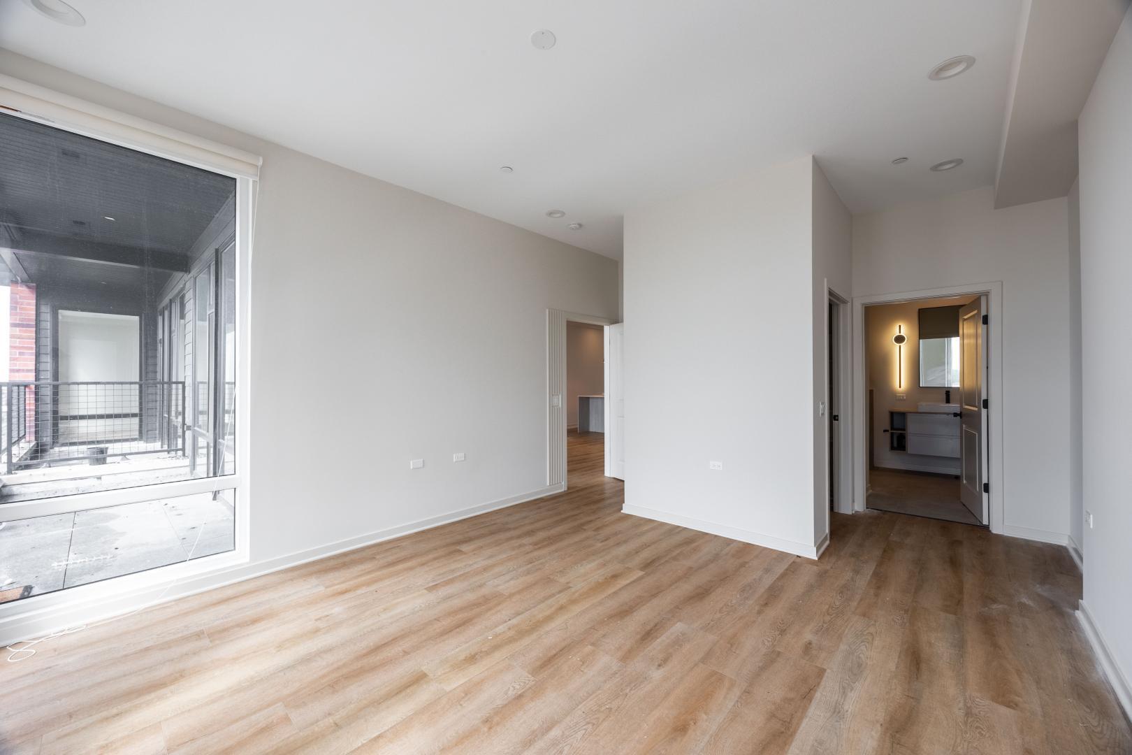 Building Photo - 3207 N Narragansett Ave