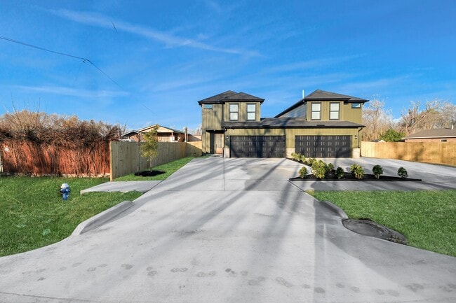 Building Photo - 5531 Nielan St