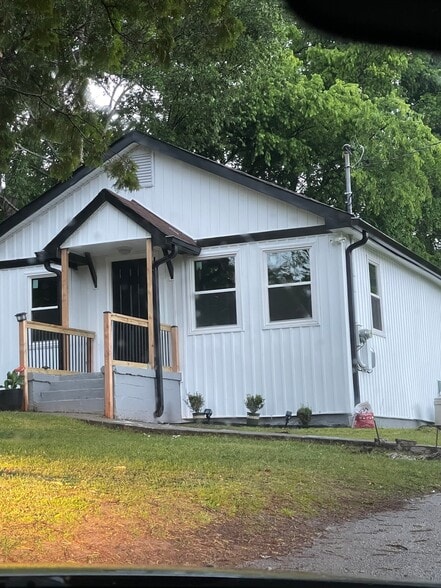 Building Photo - 609 Ledford St