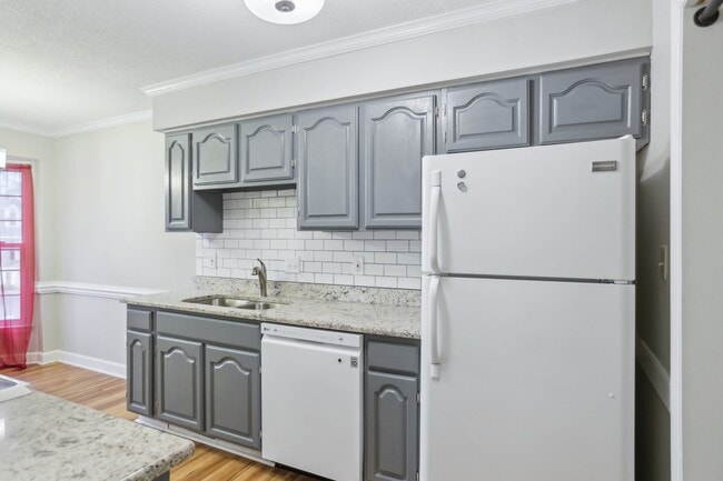 Building Photo - 4523 Hamptonshire Dr