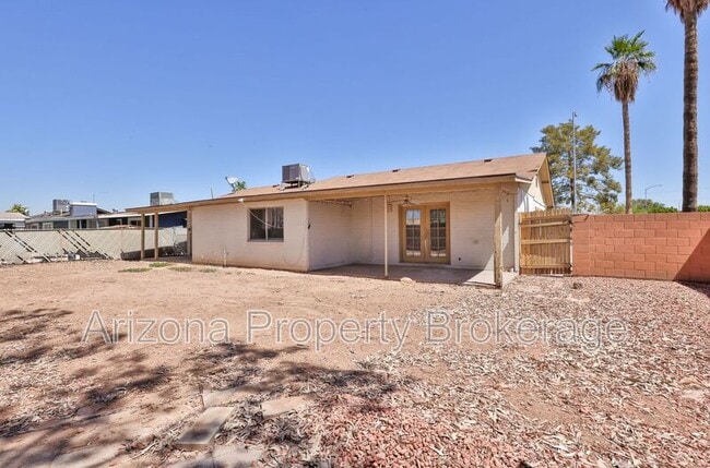 Building Photo - 3009 E Caballero St
