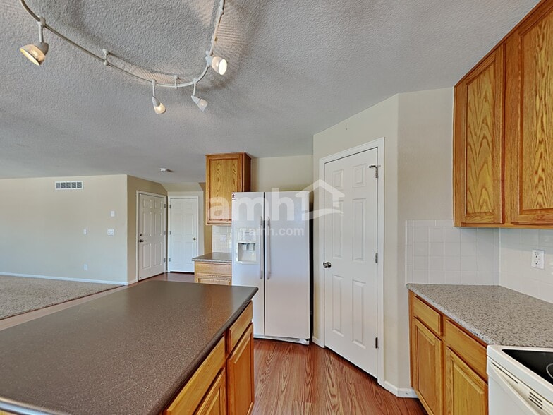 Building Photo - 23955 E Arizona Pl