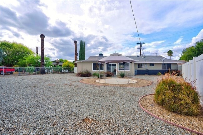 Building Photo - 26960 McCall Ct