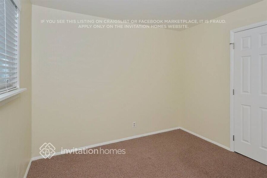 Building Photo - 1351 Oswego St