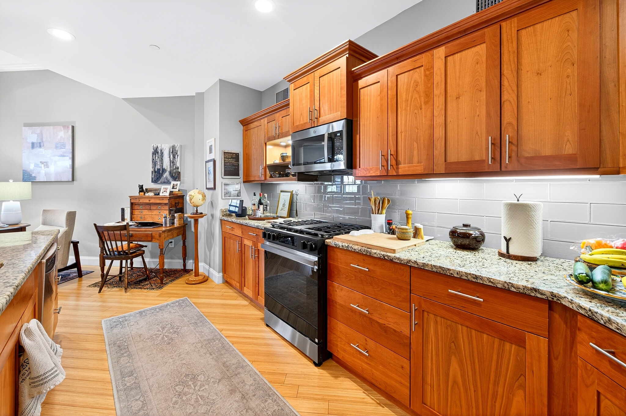 Building Photo - 325 S Salina St